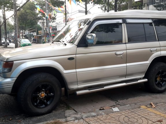 Mitsubishi Pajero 3.0 hai cầu 10/2004 xe còn zin hơn 80%