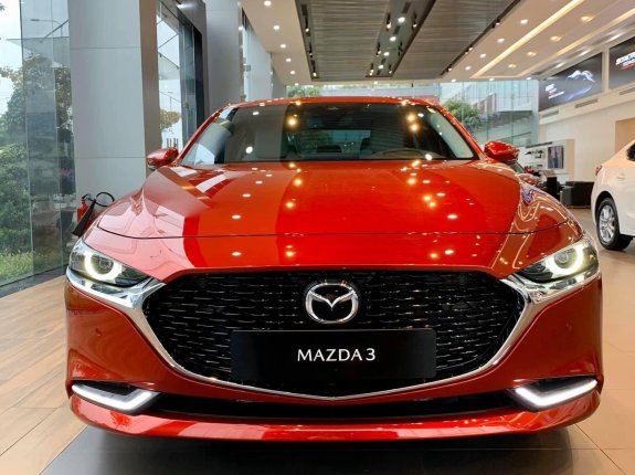 Mazda 3 Sedan 2022, giảm 50% thuế trước bạ, giảm giá tiền mặt 33 triệu, tặng BHVC, phụ kiện