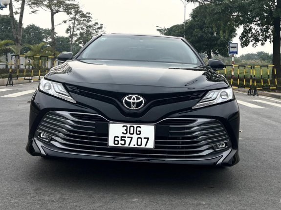 Bán Toyota Camry Q năm 2020, xe siêu mới, nhìn là ưng ngay, liên hệ