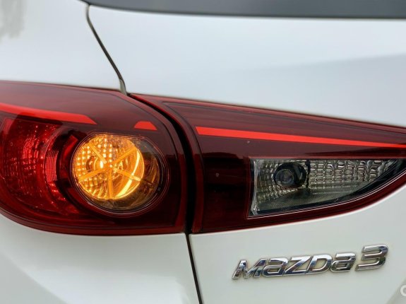 Xe Mazda 3 đời 2018 chính chủ giá chỉ 565tr
