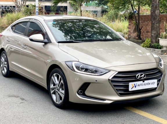 Bán Hyundai Elantra 2.0AT đời 2019, màu vàng giá cạnh tranh