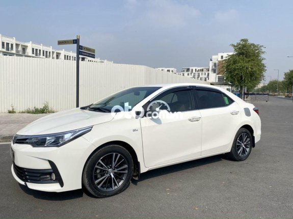 Bán Toyota Corolla Altis 1.8G AT năm sản xuất 2018, màu trắng 