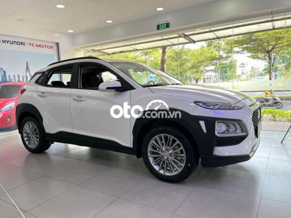 Bán Hyundai Kona AT đời 2021, màu trắng, giá 596tr