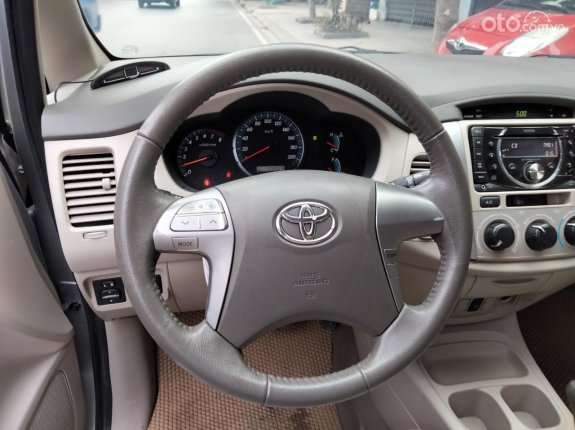 Bán Toyota Innova 2013 số tự động, xe đẹp giá rẻ
