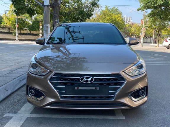 Bán ô tô Hyundai Accent 1.4AT 2019, màu nâu giá cạnh tranh