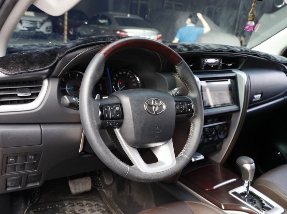 Toyota Fortuner 2.4AT 2WD 2019, hỗ trợ trả góp