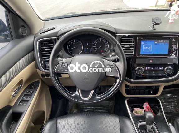 Cần bán xe Mitsubishi Outlander 2.0 CVT năm sản xuất 2018, màu xám 