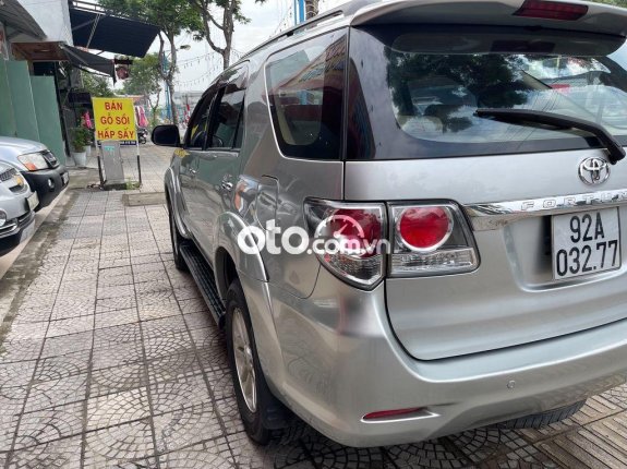 Cần bán lại xe Toyota Fortuner MT sản xuất năm 2014, màu bạc còn mới