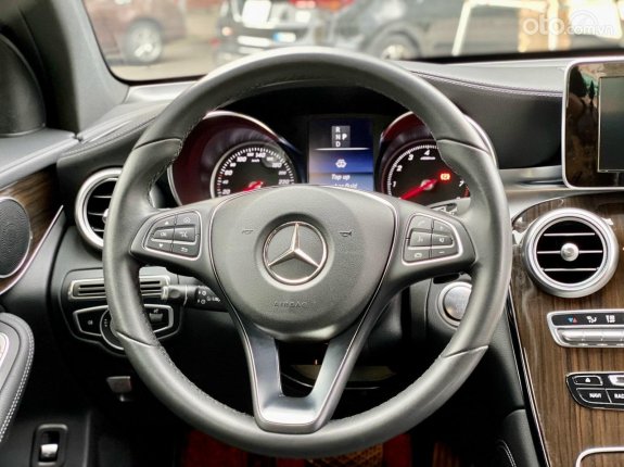 Bán Mercedes-Benz GLC 200 Model 2019 năm 2018
