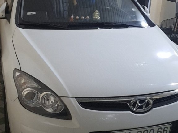 Xe Hyundai i30 2010, màu trắng, nhập khẩu nguyên chiếc giá cạnh tranh