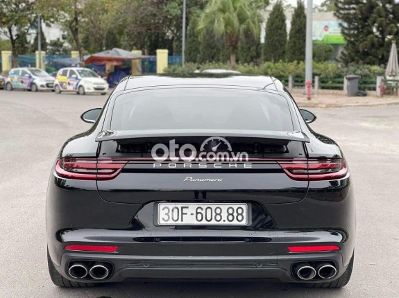 Bán Porsche Panamera AT sản xuất năm 2018, màu đen, xe nhập