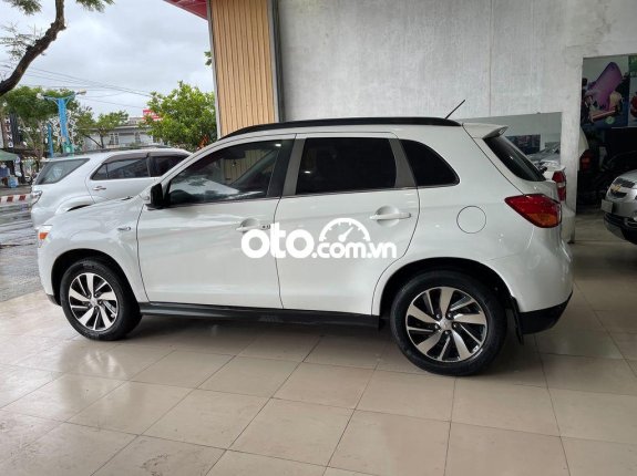 Cần bán gấp Mitsubishi Outlander Sport năm sản xuất 2014, màu trắng, nhập khẩu