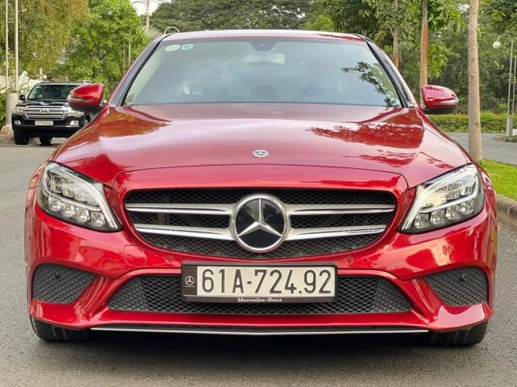 Bán xe Mercedes AT năm sản xuất 2019, màu đỏ