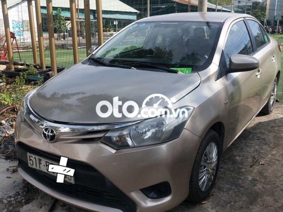 Cần bán lại xe Toyota Vios sản xuất 2015