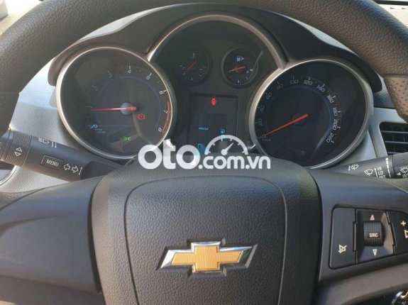 Bán ô tô Chevrolet Cruze sản xuất 2016, giá tốt
