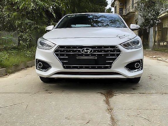 Bán Hyundai Accent AT sản xuất 2019, màu trắng 