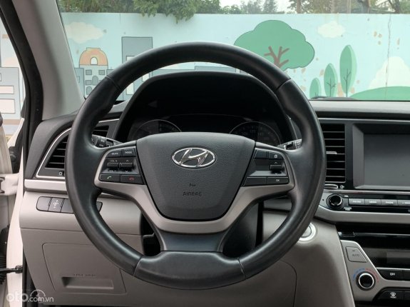 Bán xe Hyundai Elantra 1.6 AT 2016
