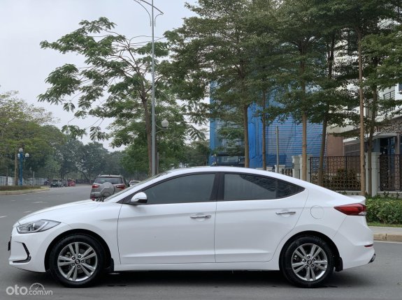 Bán xe Hyundai Elantra 1.6 AT 2016