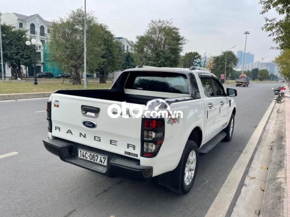 Bán Ford Ranger Wildtrak 2.2 AT sản xuất 2013, màu trắng, xe nhập