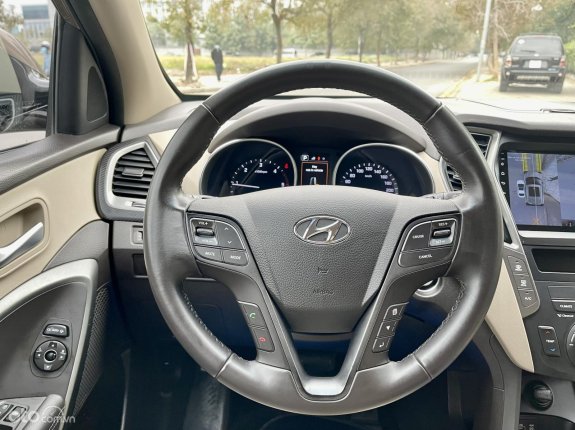 Xe Hyundai SantaFe 2.2L 4X2 AT 2018