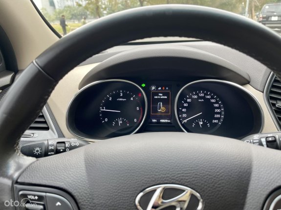 Xe Hyundai SantaFe 2.2L 4X2 AT 2018