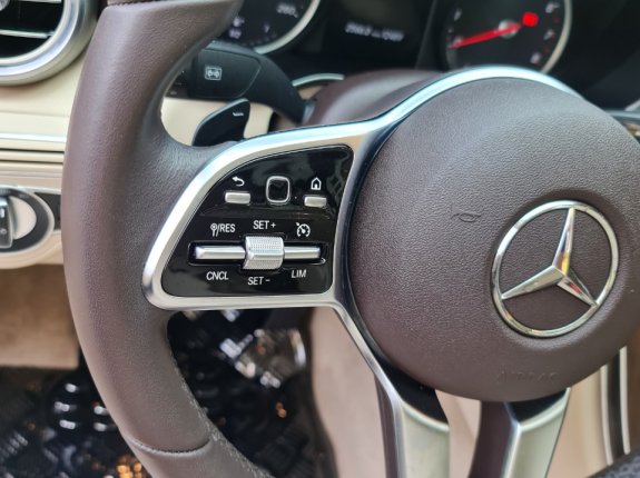 Mercedes Benz C200 Exclusive 2020. Fulloption. Mới 99% không đối thủ. Còn bảo hành tại hãng. Xe nhà trùm mền không chạy.