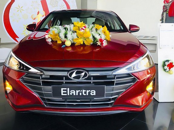 Bán Hyundai Elantra 1.6 AT sản xuất 2021, màu đỏ