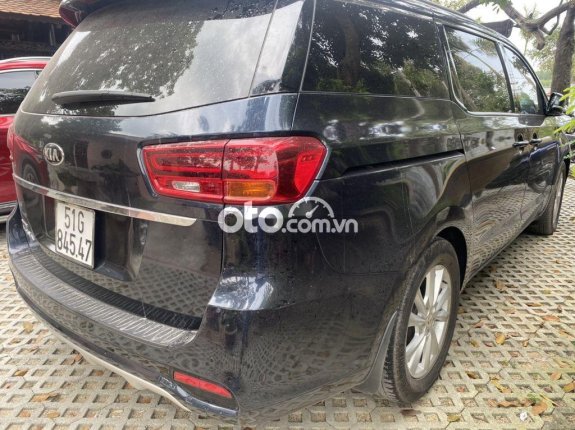 Cần bán gấp Kia Sedona 3.3 GATH sản xuất năm 2018 số tự động