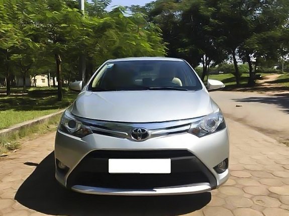 Bán Toyota Vios G sản xuất 2017, màu bạc, xe nhập xe gia đình
