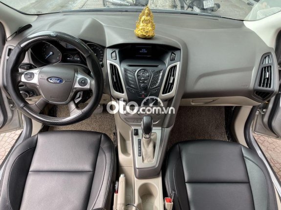Bán xe Ford Focus 1.6 AT Trend năm sản xuất 2014, màu bạc, giá tốt