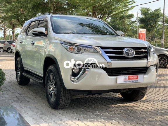 Cần bán gấp Toyota Fortuner 2.7V 4x2 AT năm 2017, màu trắng
