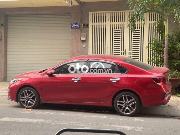 Cần bán xe Kia Cerato 1.6 năm 2020, màu đỏ, 495tr