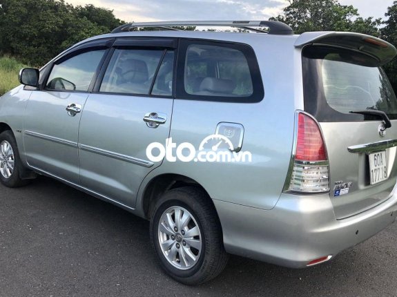 Bán xe Toyota Innova 2.0G năm sản xuất 2010, màu bạc