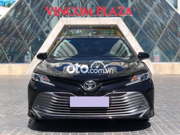 Cần bán xe Toyota Camry 2.0G AT sản xuất năm 2020, màu đen, nhập khẩu chính chủ, giá chỉ 946 triệu