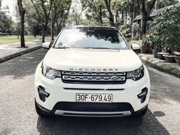 Cần bán xe Land Rover Range Rover Discovery Sport HSE sản xuất năm 2017, màu trắng, nhập khẩu nguyên chiếc, còn bảo hành hãng, giá cạnh tranh