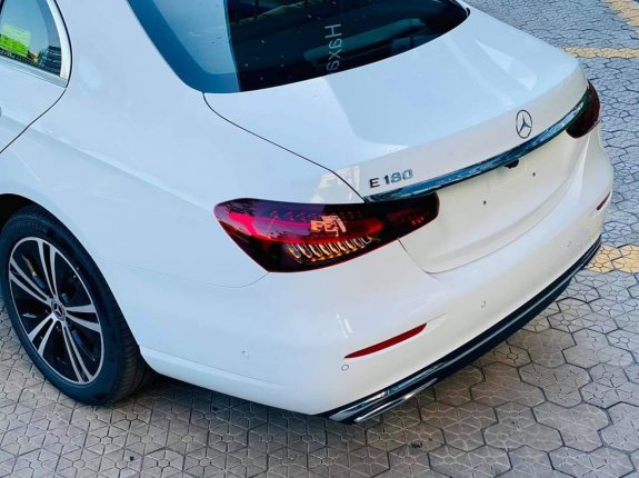 Mercedes-Benz E180 2021 - Giá xe Mercedes-Benz E180 năm 2022, ưu đãi trước bạ, bảo hiểm, phụ kiện chính hãng