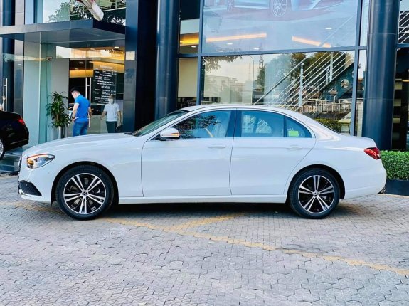 Mercedes-Benz E180 2021 - Giá xe Mercedes-Benz E180 năm 2022, ưu đãi trước bạ, bảo hiểm, phụ kiện chính hãng