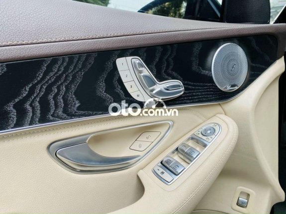 Bán ô tô Mercedes GLC300 năm sản xuất 2018