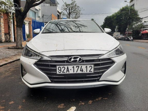 Bán Hyundai Elantra 1.6 MT sản xuất 2019, màu trắng