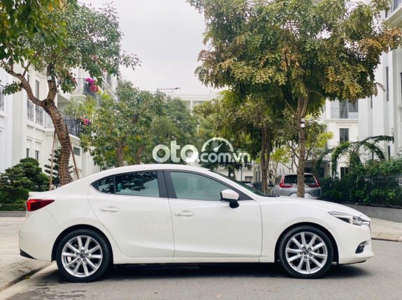 Cần bán gấp Mazda 3 2.0L AT năm sản xuất 2018, màu trắng chính chủ  