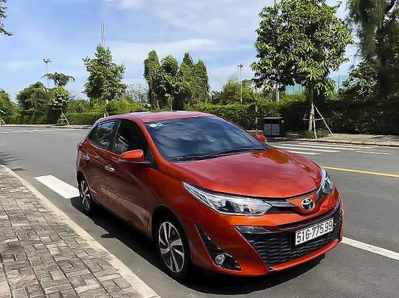 Cần bán xe Toyota Yaris 1.5G năm sản xuất 2019, màu đỏ, nhập khẩu nguyên chiếc