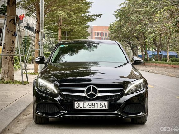 Cần bán xe Mercedes-Benz C200 2.0AT sản xuất năm 2017