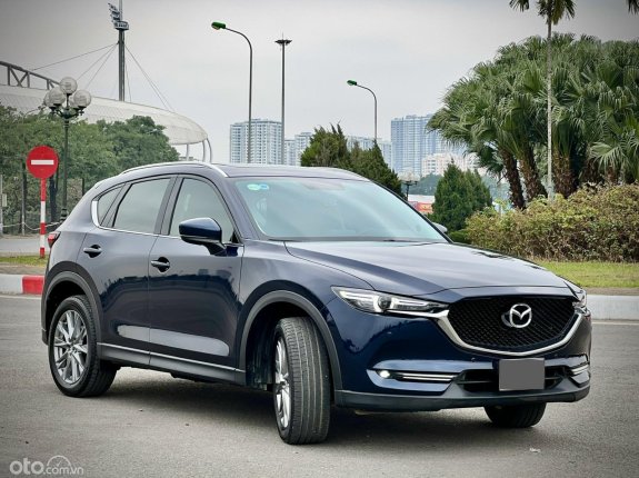 Cần bán Mazda Cx5 2.0 Luxury năm 2021, màu xanh cavansite, xe mới 99,99%