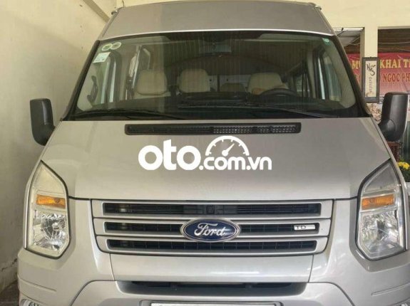 Cần bán gấp Ford Transit tiêu chuẩn sản xuất năm 2016, màu bạc, nhập khẩu nguyên chiếc