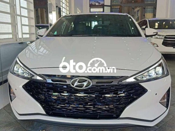 Bán Hyundai Elantra  Sport 1.6 sản xuất 2021, màu trắng, nhập khẩu, 745 triệu
