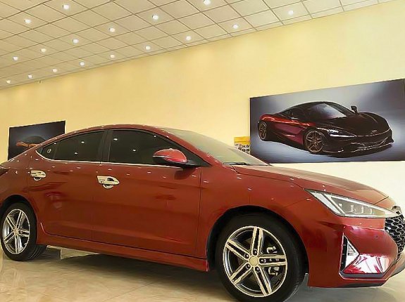 Cần bán lại xe Hyundai Elantra Sport 1.6 AT sản xuất năm 2020, màu đỏ