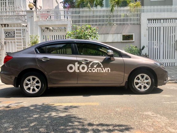 Bán Honda Civic 1.8AT sản xuất 2014, màu xám chính chủ