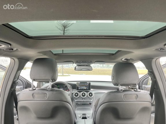 Mercedes-Benz GLC 300 4Matic 2017 - Màu nâu cafe, xe một chủ từ đầu, nói không với xe đâm đụng ngập nước