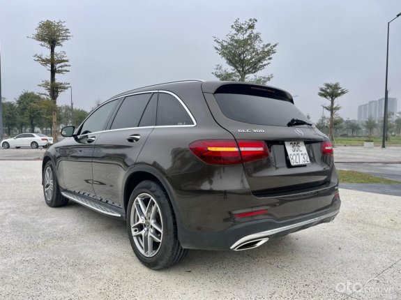 Mercedes-Benz GLC 300 4Matic 2017 - Màu nâu cafe, xe một chủ từ đầu, nói không với xe đâm đụng ngập nước
