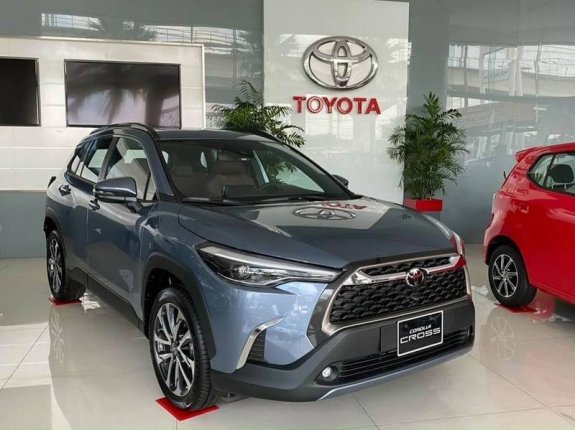 Bán xe Toyota Corolla Cross 1.8V sản xuất 2022, màu xanh lam, nhập khẩu nguyên chiếc